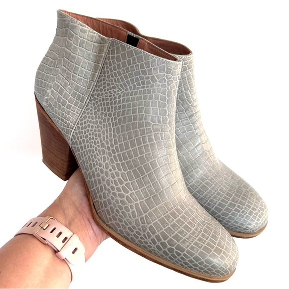 Rachel Comey Anthropologie Gray Croc Embossed Textured Mars Ankle Boots - Picture 1 of 9